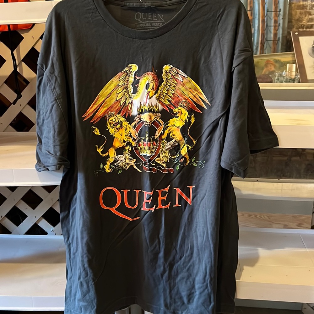 Short sleeve official queen 2x shirt